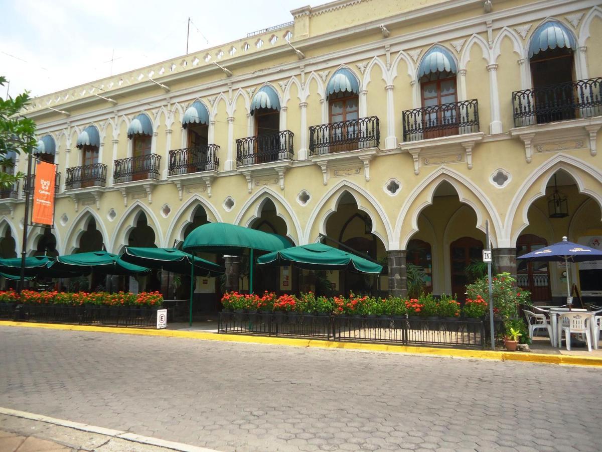 Hotel Concierge Plaza Colima Buitenkant foto