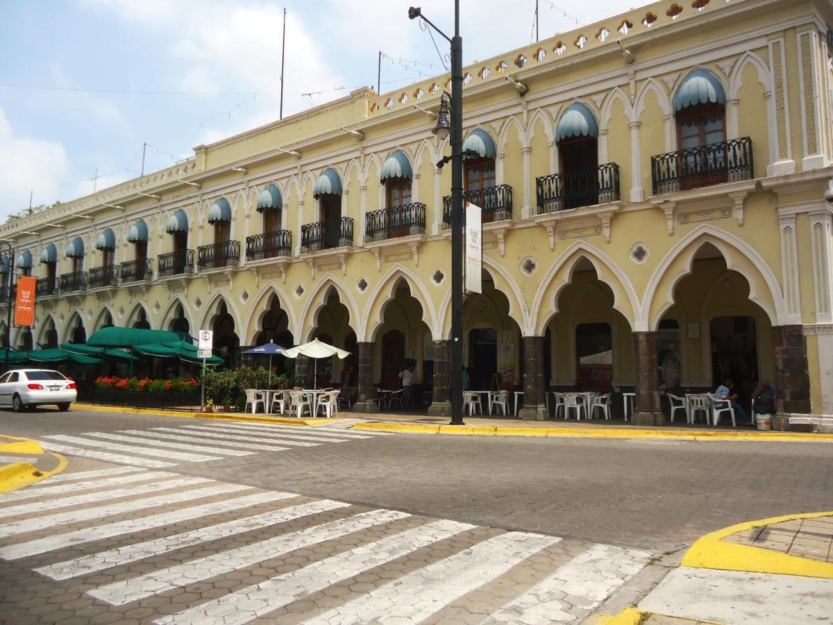 Hotel Concierge Plaza Colima Buitenkant foto